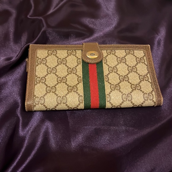 Gucci Handbags - AUTHENTIC VINTAGE GUCCI SUPREME CANVAS WALLET